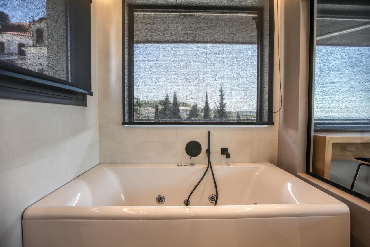 Meteora Heaven And Earth Premium Suites - Adults Friendly Kalampáka Luaran gambar
