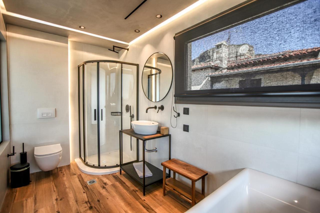 Meteora Heaven And Earth Premium Suites - Adults Friendly Kalampáka Luaran gambar